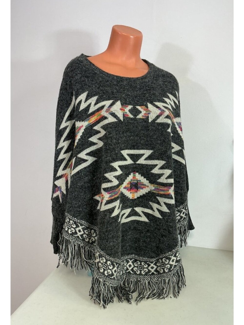 Kamana Southwestern Sweater Poncho Fringed Womens One Size